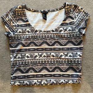 Super Sexy Crop Top With Gorgeous Design. Size Small.